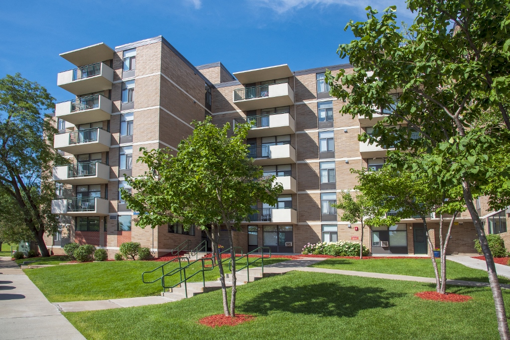 Park Plaza Apartments in Minneapolis, MN